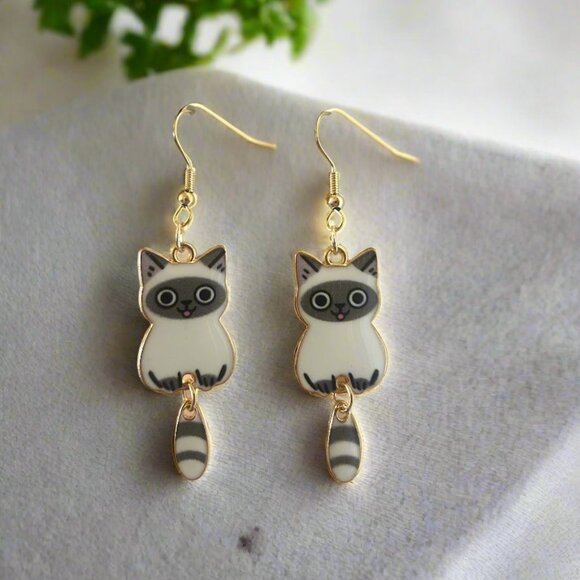 White Cat Earrings - Picture 1 of 1